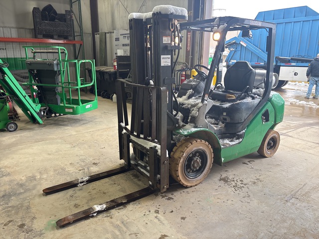 2012 Komatsu FG25T-16 4650 lb Pneumatic Tire Forklift