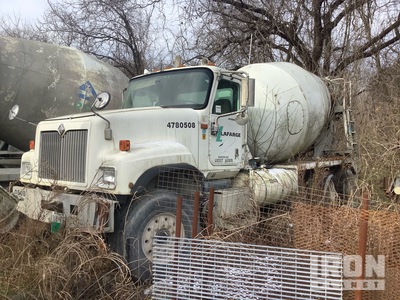 2005 International 6x4 T/A Sleeper Truck Tractor