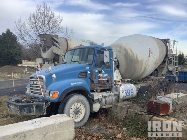 CAMIóN REVOLVEDOR 2003 MACK MCNEILUS 10.5 CYD