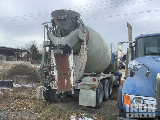 CAMIóN REVOLVEDOR 2003 MACK MCNEILUS 10.5 CYD