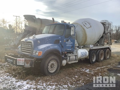 2003 Mack CV713 8x4 Camion malaxeur (Inoperable)