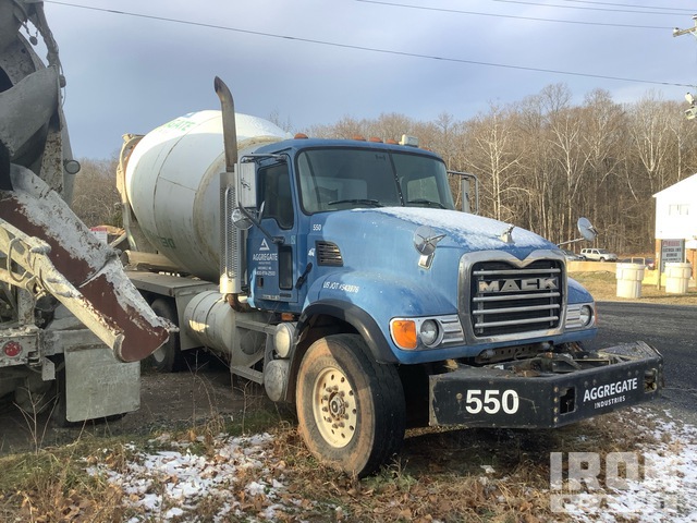 CAMIóN REVOLVEDOR 2003 MACK MCNEILUS 10.5 CYD