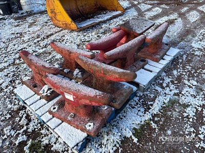 Quantity of (9) Marine Cleats