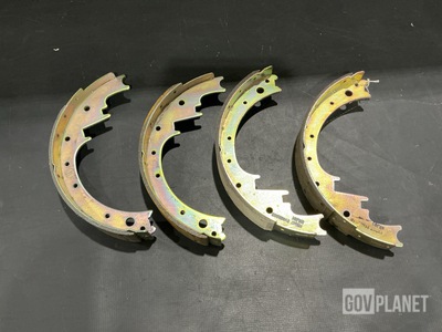 (4) 11686249 Brake Shoes