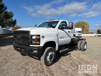2023 Chevrolet Silverado 5500HD 4x4 Cab and Chassis (Unused)