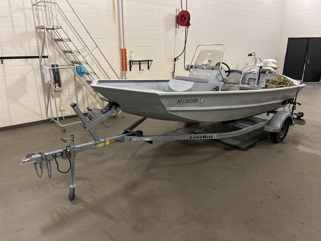2014 TRA Bay Boat w/2015 Load Rite 172200102SS Trailer