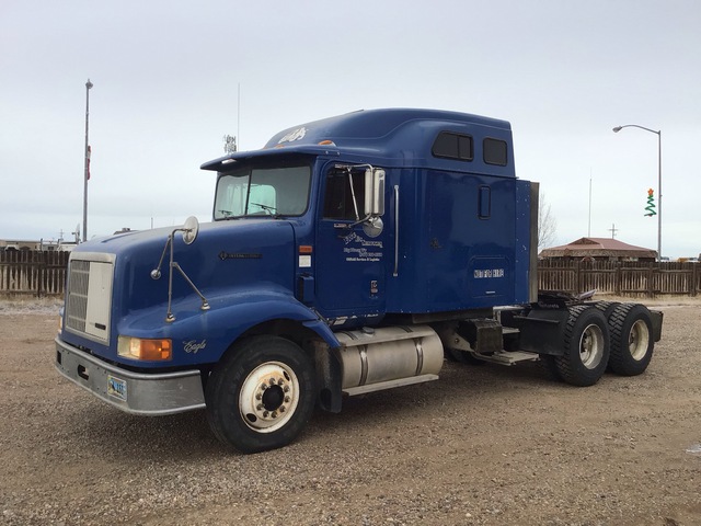 1996 International 9200 6x4 T/A Sleeper Truck Tractor