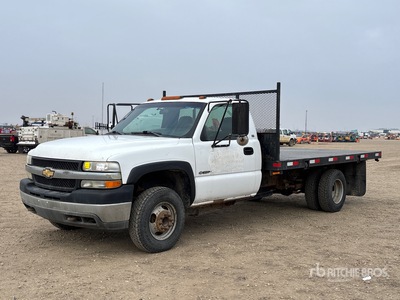 2001 Chevrolet Silverado 3500 4x2 Flatbed Truck