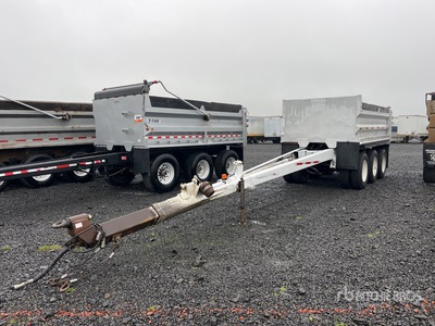 1989 Sturdyweld 15 ft Tri/A Pup Remolque volcador con acoplado