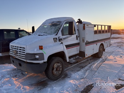 2004 Chevrolet C5500 4x2 Servicewagen (Inoperable)