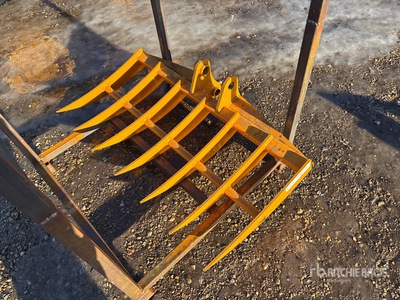 2026 GIYI 46 in Râteau de pelleteuse - Fits Cat 303 (Unused)