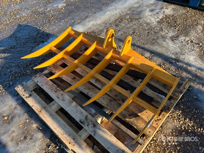 2026 GIYI 46 in Râteau de pelleteuse - Fits Cat 303 (Unused)