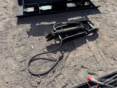 2026 GIYI GY-XJ3T 30 in Hydraulic Baggerdaumen (Unused)