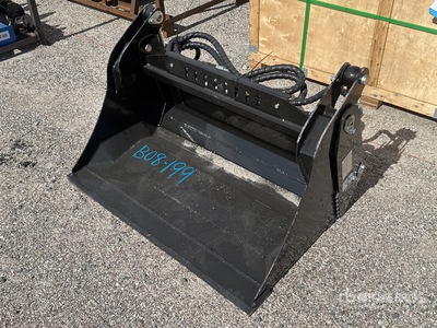 2025 GIYI GY-XKH39 39 in Multi-Purpose Mini Skid Steer Bucket (Unused)