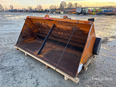Bombelli Salt Spreader Bucket