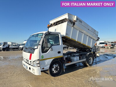 2008 Isuzu NPR85 4x2 Autocarro per rifiuti