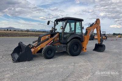 2018 Case 851EX-SS 4x4 Retroexcavadora / Graaflaadmachine