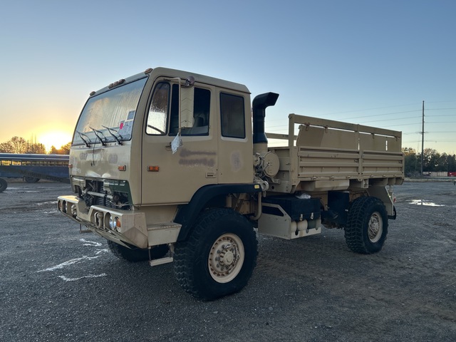 2002 Stewart & Stevenson M1078A1 LMTV 4x4 Cargo Truck