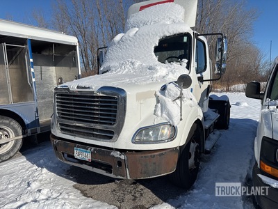 2017 Freightliner M2 112 تراكتور شاحنة نهارية (ثنائية المحور)