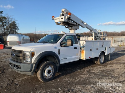 2018 Altec AT235P 35 ft on 2018 Ford F-550 4x2 Camion nacelle
