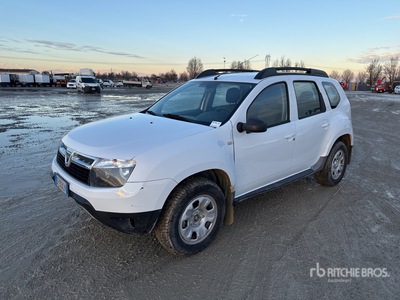 2012 DACIA DUSTER AWD を見 SUV