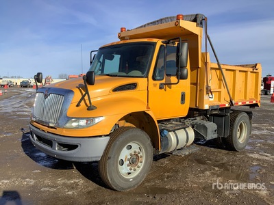2016 International 4300 4x2 S/A Dump Truck