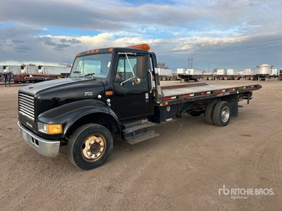 1997 International 4700 4x2 ロールバックトラック