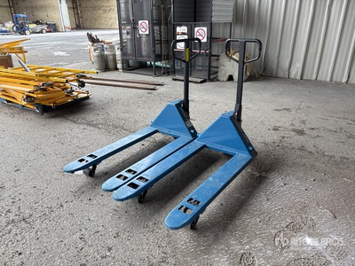 Quantity of (2) Blue Giant Gato de bandeja