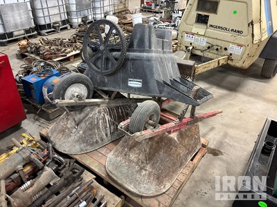 Quantity of (3) Schubkarre