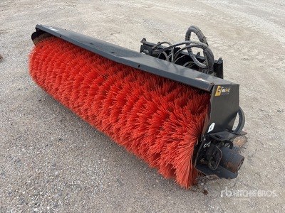 John Deere 84 in Kompaktladerbesen