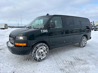 2018 GMC Savana LS3500 8 乗客用バン