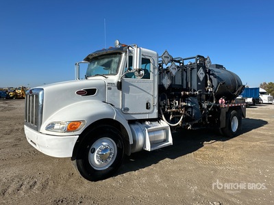 2015 Peterbilt 337 4x2 Treater Truck
