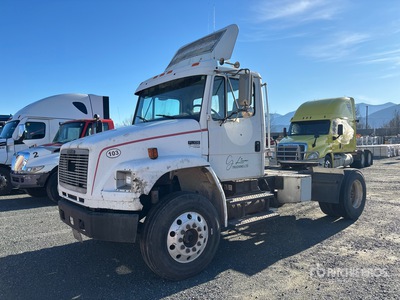 1995 Freightliner FL160 4x2 Cabeza Tractora Cabina Corta (Inoperable)