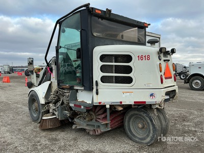 2012 Elgin Camion balai