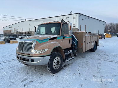 2007 International 4400 4x2 Ciężarówka z wysięgnikiem