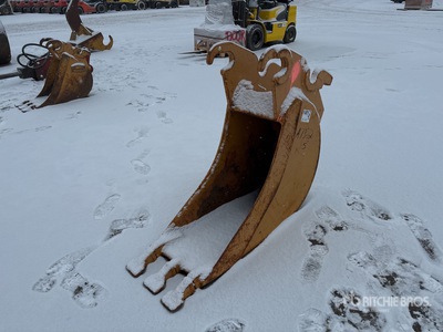 18 in Q/C Digging دلو حفارة - Fits JohnDeer 710