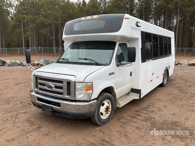 2010 Ford E450 4x2 21-Seat Mini Bus