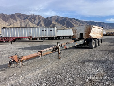 1991 Peerless 15 ft 5 in Tri/A Pup Remorque à benne basculante