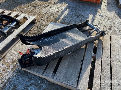 2025 GIYI GY-XJ7T 14 in Hydraulic Excavator Thumb - Fits 7 ton Excavators (Unused)