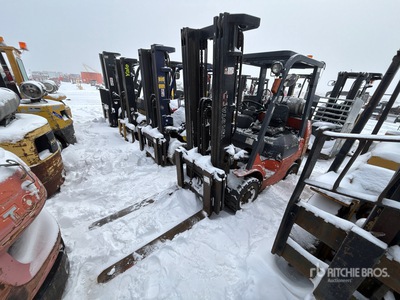 2005 Toyota 7FGCU30 5120 lb Cushion Tire Wózek widłowy