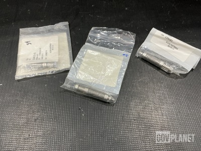 (3) Alcoa Global Fasteners CA28121-02 Panel Screw Assemblies