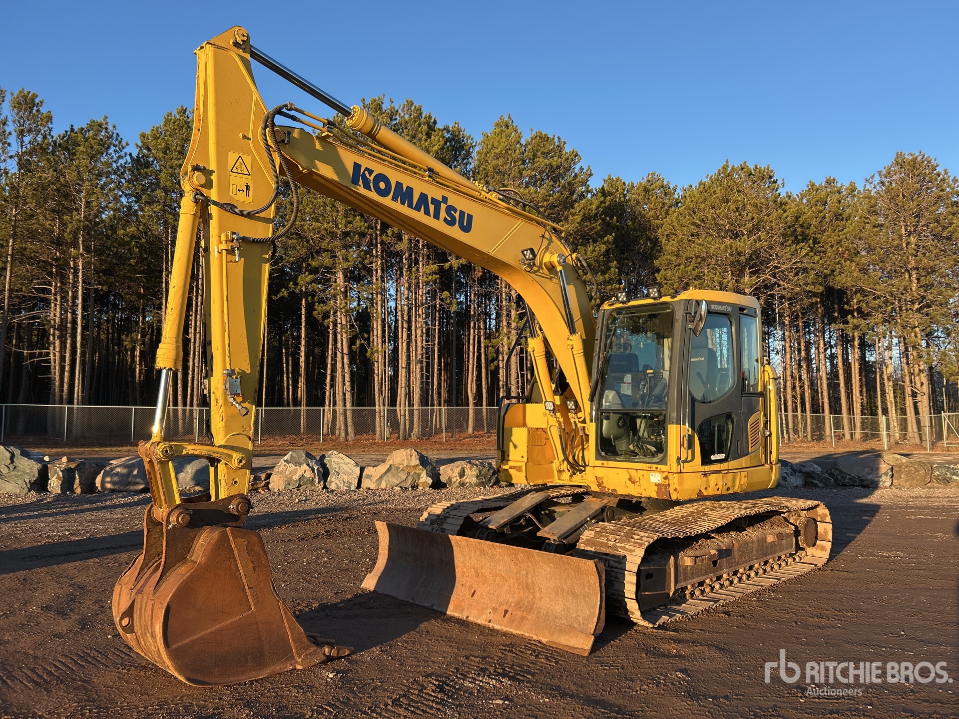2016 Komatsu PC138USLC-11 حفارة بجنزير
