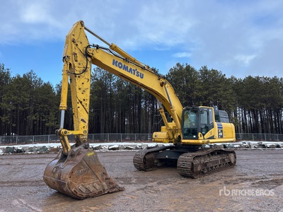 2017 Komatsu PC490LC-11 Tracked Excavator
