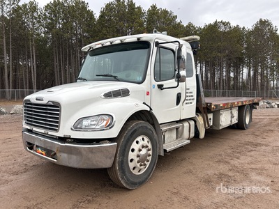 2016 Freightliner M2 106 4x2 Schiebeplateauschleppwagen