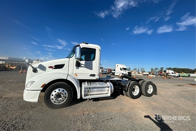 2020 Peterbilt 579 6x4 T/A Day Cab Truck Tractor