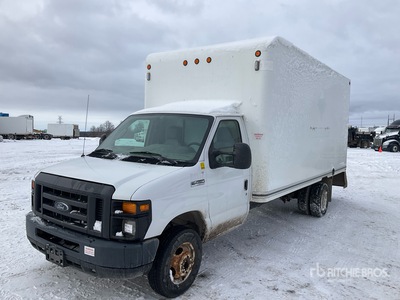 2017 Ford E-450 4x2 Camion fourgon