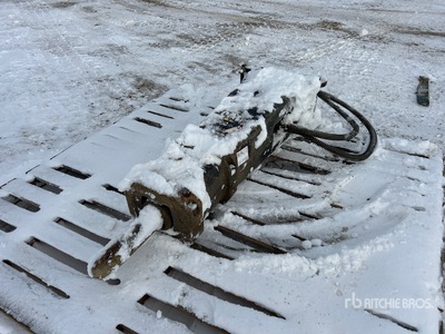 Cat 1190C ブレーカー