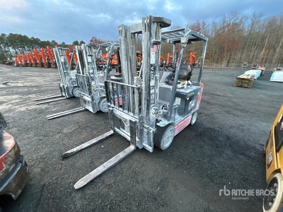 2011 Toyota 8FBCU30 5270 lb Elektryczny wózek widłowy