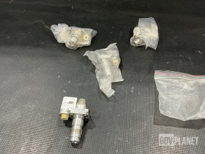 (4) PTI Technologies 7593160-101 Filter Warning Indicators