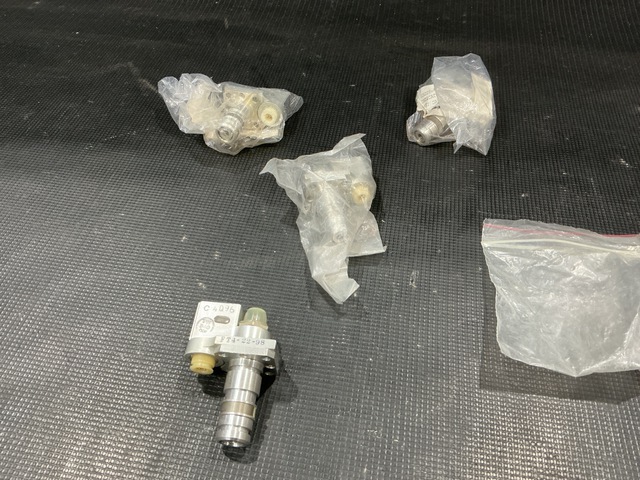 (4) PTI Technologies 7593160-101 Filter Warning Indicators